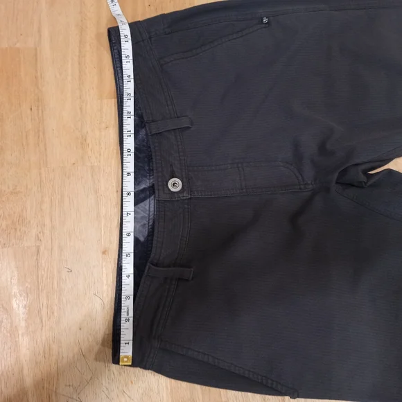 Lululemon atletica men's outdoor pants. Size 34 - Picture 8 of 8